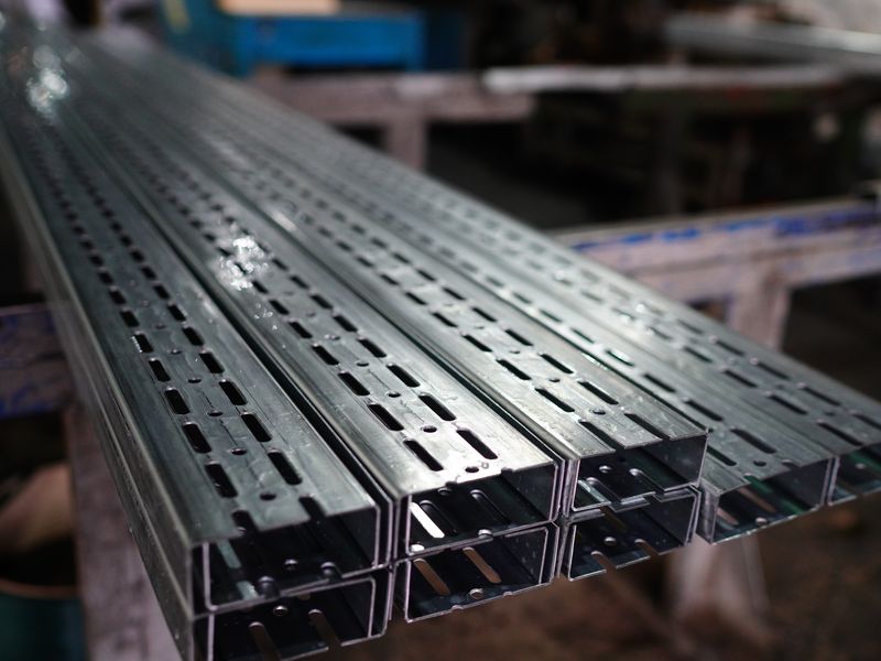 Profile perforate, gata de ambalare